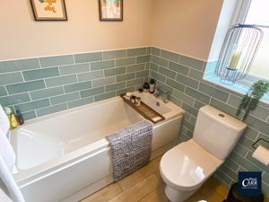 Family Bathroom - 1- click for photo gallery